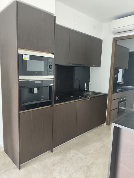 The Florence Residences Condominium For Sale at S$ 3,600,000 | PropertyGuru Singapore - Kitchen