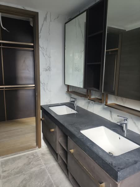 The Florence Residences Condominium For Sale at S$ 3,600,000 | PropertyGuru Singapore - Bathroom