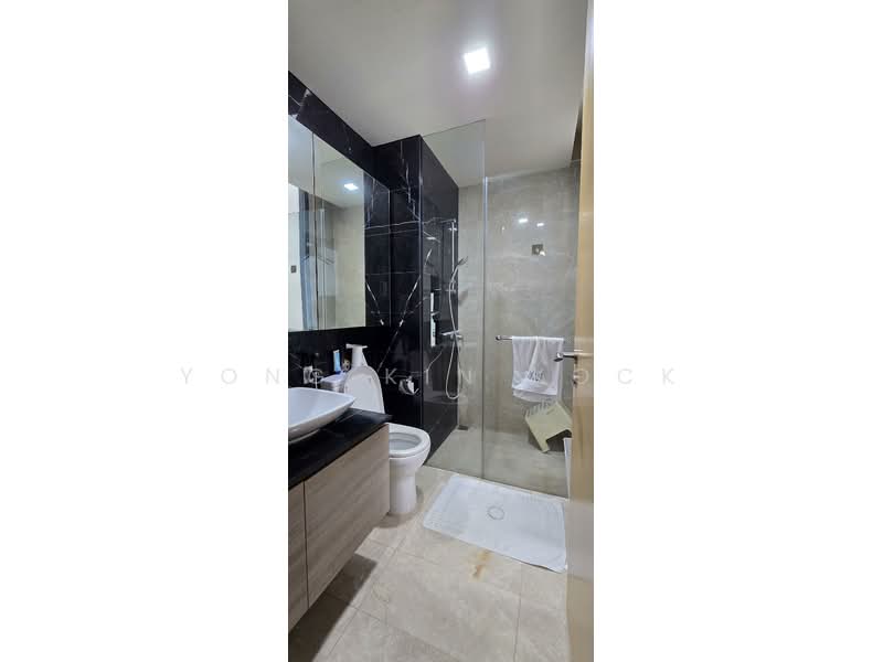 Belgravia Villas, Freehold Corner Terrace, Belgravia Drive, Cluster House, Ang Mo Kio Ave 5 Cluster House For Sale at S$ 4,200,000 | PropertyGuru Singapore - Lvl 2 - Junior Master Bathroom