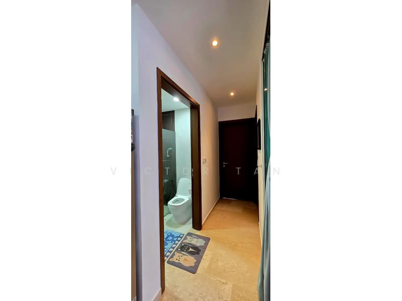 Palm Galleria Condominium For Sale at S$ 1,600,000 | PropertyGuru Singapore - Bathroom