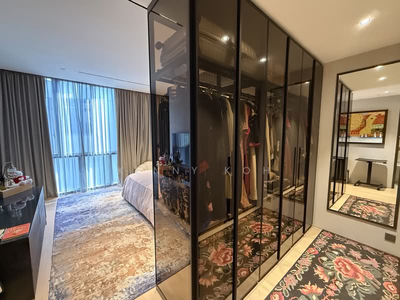 Parkwood Collection Semi-Detached House For Sale at S$ 4,600,000 | PropertyGuru Singapore - Master Bedroom