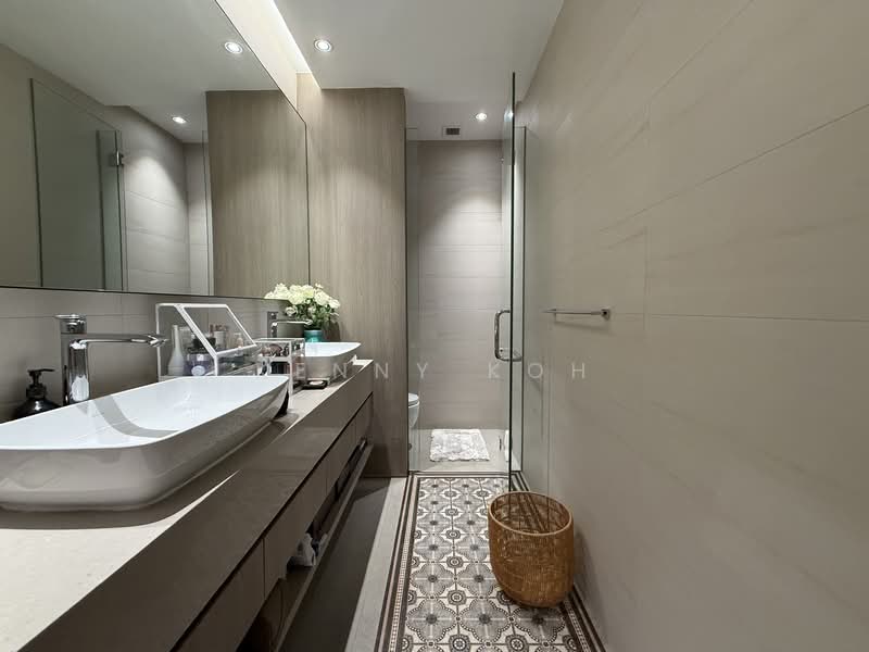Parkwood Collection Semi-Detached House For Sale at S$ 4,600,000 | PropertyGuru Singapore - Master Bathroom