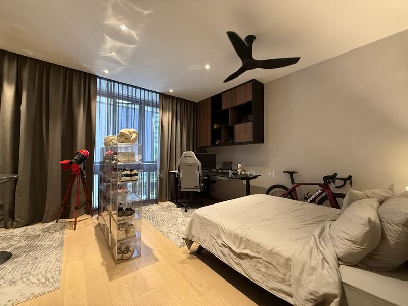 Parkwood Collection Semi-Detached House For Sale at S$ 4,600,000 | PropertyGuru Singapore - Junior Master Bedroom