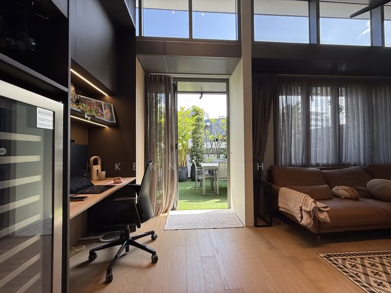 Parkwood Collection Semi-Detached House For Sale at S$ 4,600,000 | PropertyGuru Singapore - Study