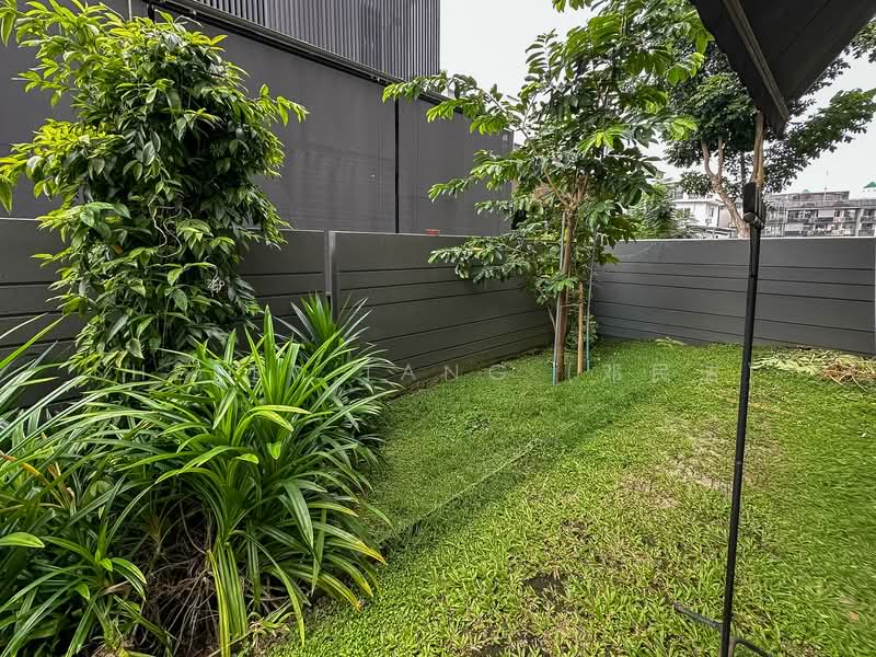 NottingHill Suites Apartment For Sale at S$ 908,888 | PropertyGuru Singapore - Garden