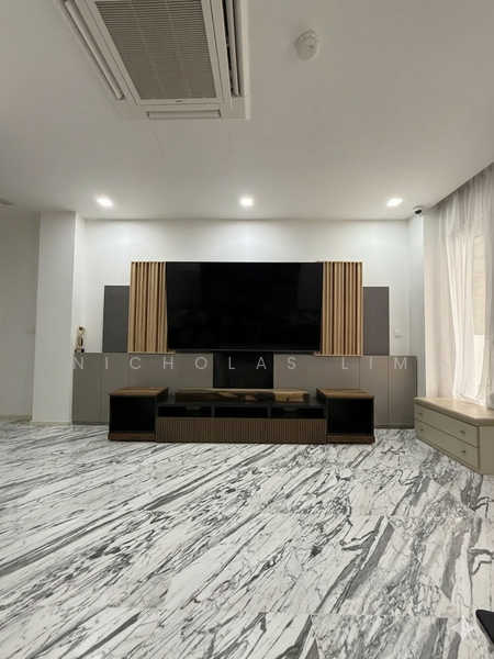 Thomson Garden Estate Terraced House For Sale at S$ 4,188,888 | PropertyGuru Singapore - Living Room