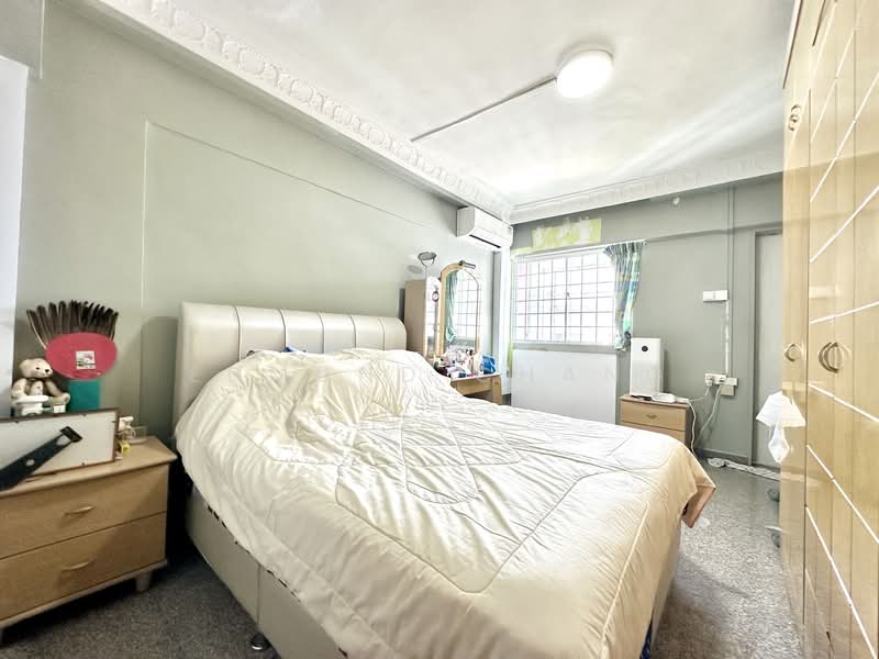 263 Tampines Street 21 HDB Flat For Sale at S$ 650,000 | PropertyGuru Singapore - Bedroom