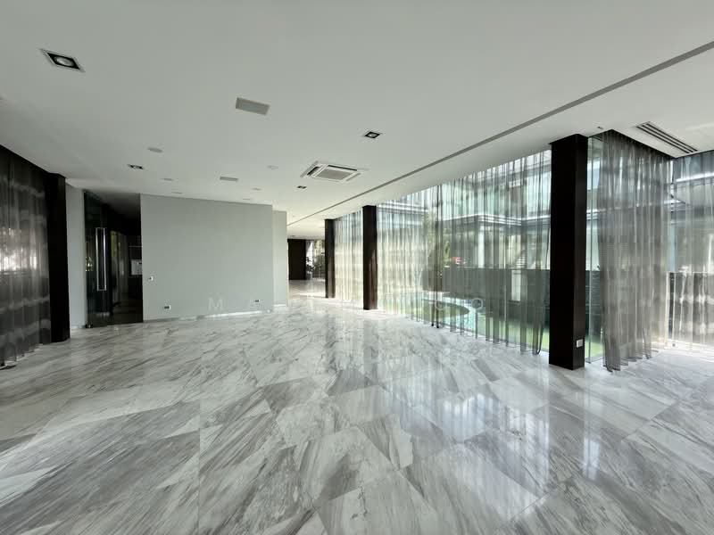 Bungalow with Private Boat Berth and Pool on Sentosa Cove Bungalow House For Sale at S$ 16,000,000 | PropertyGuru Singapore