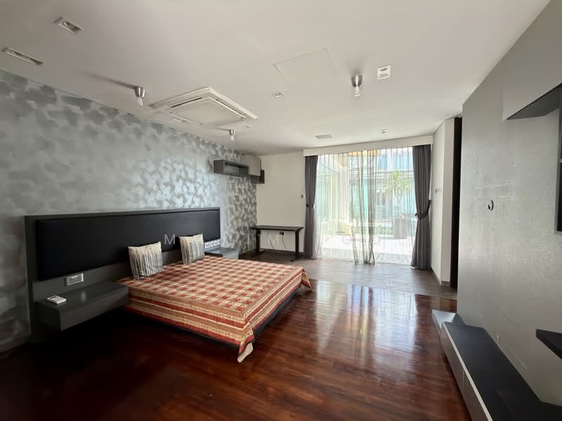 Bungalow with Private Boat Berth and Pool on Sentosa Cove Bungalow House For Sale at S$ 16,000,000 | PropertyGuru Singapore - Bedroom