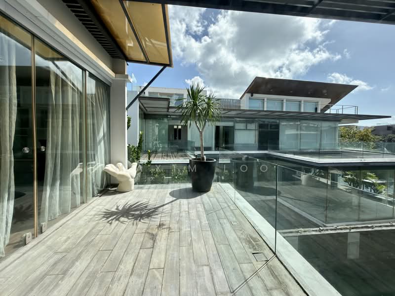 Bungalow with Private Boat Berth and Pool on Sentosa Cove Bungalow House For Sale at S$ 16,000,000 | PropertyGuru Singapore - Exterior
