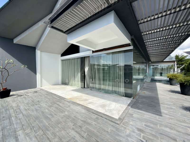 Bungalow House with Private Berth and Pool on Sentosa Cove Bungalow House For Sale at S$ 16,000,000 | PropertyGuru Singapore - Exterior