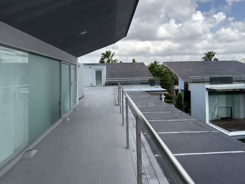 Bungalow with Private Boat Berth and Pool on Sentosa Cove Bungalow House For Sale at S$ 16,000,000 | PropertyGuru Singapore - Exterior