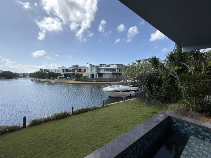 Bungalow House with Private Berth and Pool on Sentosa Cove Bungalow House For Sale at S$ 16,000,000 | PropertyGuru Singapore - Exterior