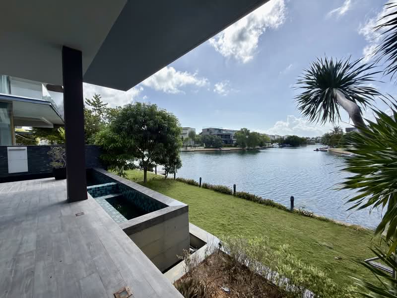 Bungalow with Private Boat Berth and Pool on Sentosa Cove Bungalow House For Sale at S$ 16,000,000 | PropertyGuru Singapore - Exterior