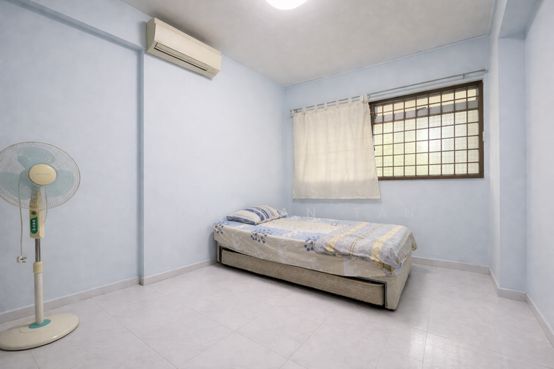 668 Choa Chu Kang Crescent HDB Flat For Sale at S$ 500,000 | PropertyGuru Singapore - Bedroom