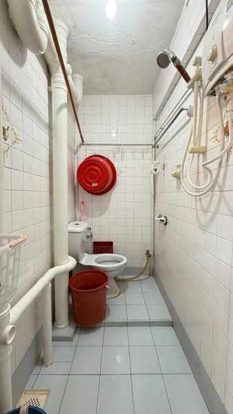 43 Circuit Road HDB Flat For Sale at S$ 330,000 | PropertyGuru Singapore - Bathroom