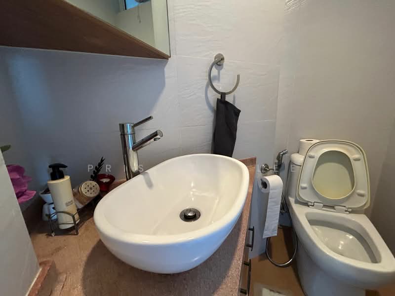 Elias Green, , 6 Bedrooms, 1,550 sqft, Condominium For Rent, by Priscilla Lee, 500080582 - Bathroom - PropertyGuru.com.sg