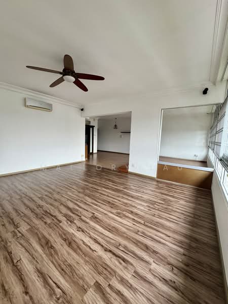 Ridgewood Condominium, 61 Mount Sinai Drive, 4 Bedrooms, 2,002 sqft, Condominium For Rent, by Mallory Lau, 500080592 - Living Room - PropertyGuru.com.sg