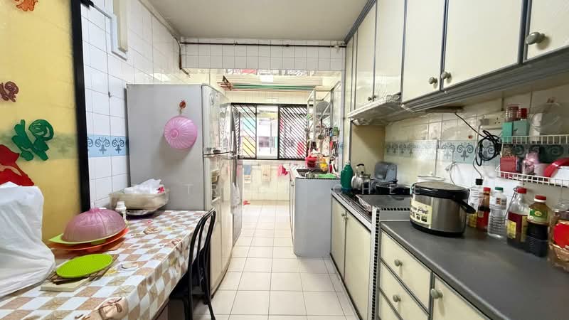 294 Choa Chu Kang Avenue 2 HDB Flat For Sale at S$ 580,000 | PropertyGuru Singapore - Kitchen