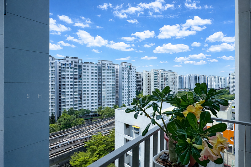 Twin Waterfalls Executive Condominium For Sale at S$ 2,180,000 | PropertyGuru Singapore - Balcony