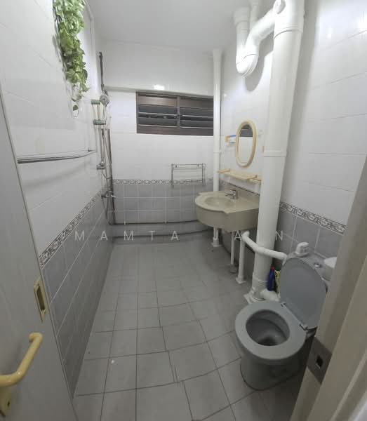 305 Ang Mo Kio Avenue 1, 305 Ang Mo Kio Avenue 1, 4 Bedrooms, 1,324 sqft, HDB Flat For Rent, by Mamta Jain, 500080625 - PropertyGuru.com.sg