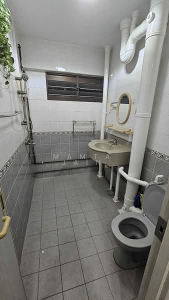 305 Ang Mo Kio Avenue 1, 305 Ang Mo Kio Avenue 1, 4 Bedrooms, 1,324 sqft, HDB Flat For Rent, by Mamta Jain, 500080625 - PropertyGuru.com.sg