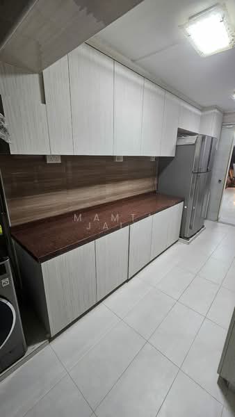305 Ang Mo Kio Avenue 1, 305 Ang Mo Kio Avenue 1, 4 Bedrooms, 1,324 sqft, HDB Flat For Rent, by Mamta Jain, 500080625 - Kitchen - PropertyGuru.com.sg