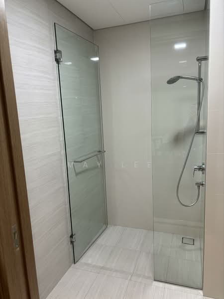 Lakeville Condominium For Sale at S$ 990,000 | PropertyGuru Singapore - Bathroom
