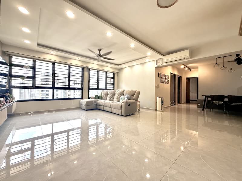 463A Bukit Batok Street 41 HDB Flat For Sale at S$ 790,000 | PropertyGuru Singapore - Living Room