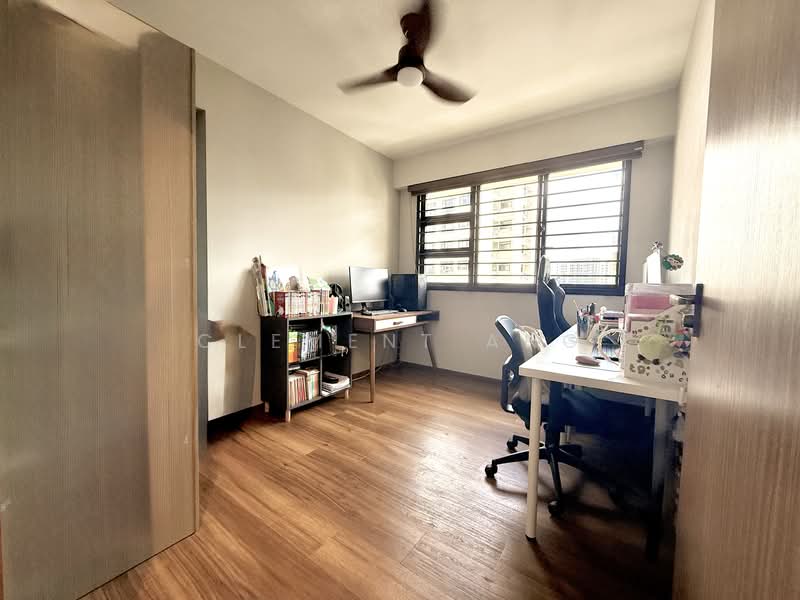 463A Bukit Batok Street 41 HDB Flat For Sale at S$ 790,000 | PropertyGuru Singapore - Study