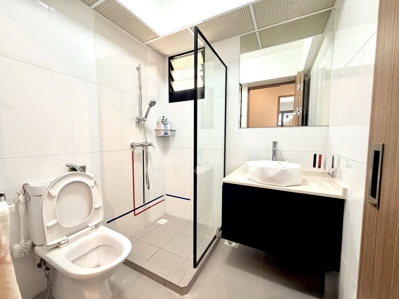 463A Bukit Batok Street 41 HDB Flat For Sale at S$ 790,000 | PropertyGuru Singapore - Bathroom