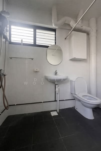 311 Ubi Avenue 1 HDB Flat For Sale at S$ 750,000 | PropertyGuru Singapore - Bathroom