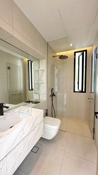 Massive New FH Detached at Holland Grove, 1km to Henry Park Pri, TOP Detached House For Sale at S$ 18,800,000 | PropertyGuru Singapore - Ensuite Bathrooms