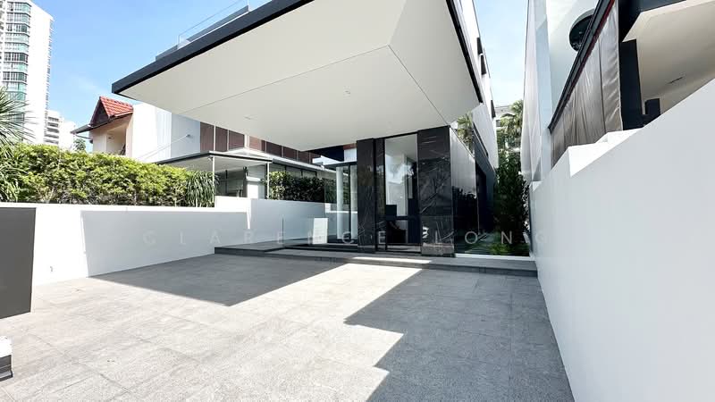 Massive New FH Detached at Holland Grove, 1km to Henry Park Pri, TOP Detached House For Sale at S$ 18,800,000 | PropertyGuru Singapore - Car Porch
