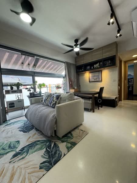 Hedges Park Condominium Condominium For Sale at S$ 1,000,000 | PropertyGuru Singapore - Living Room