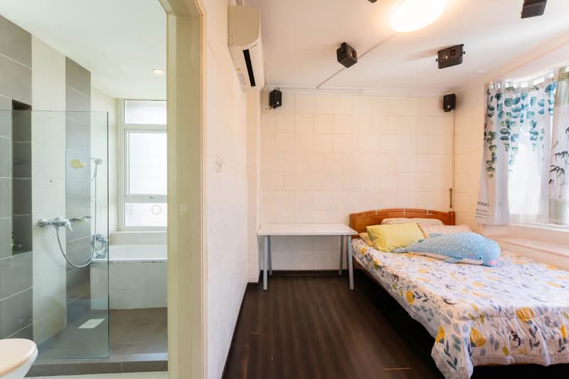 The Grandiflora Condominium For Sale at S$ 2,290,000 | PropertyGuru Singapore - Bedroom