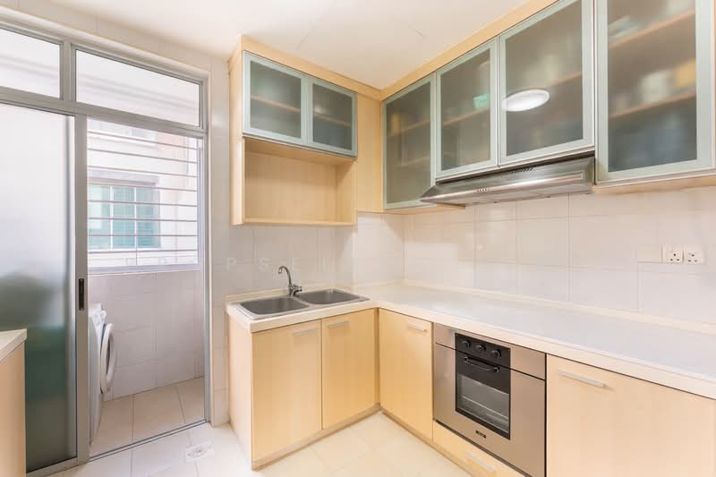 The Grandiflora Condominium For Sale at S$ 2,290,000 | PropertyGuru Singapore - Kitchen