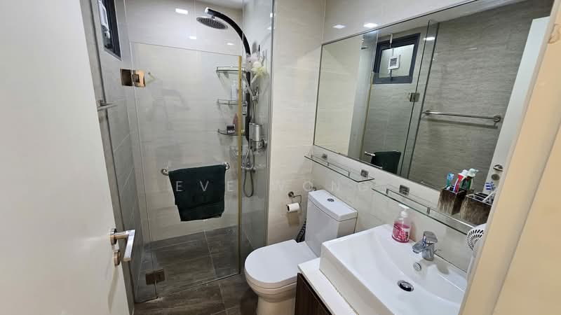 Riversound Residence, 9A Sengkang East Avenue, 3 Bedrooms, 1,475 sqft, Condominium For Rent, by Eve Wong, 500080710 - Bathroom - PropertyGuru.com.sg