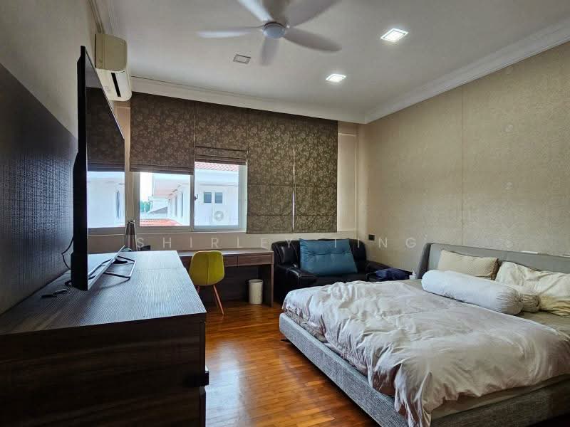DONT MISS! LOW$$$! WELLRENOVATED SEMI-D @ KISMIS! 1 KM TO PEI HWA PRI SCHOOL! 9623.4620 ST, Clementi Park / Upper Bukit Timah, 5 Bedrooms, 4,000 sqft, Semi-Detached House For Sale, by Shirley Ting, 500080714 - Bedroom - PropertyGuru.com.sg
