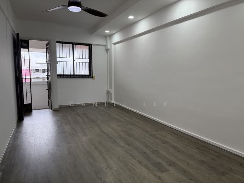 504 Ang Mo Kio Avenue 8 HDB Flat For Sale at S$ 488,888 | PropertyGuru Singapore - Living