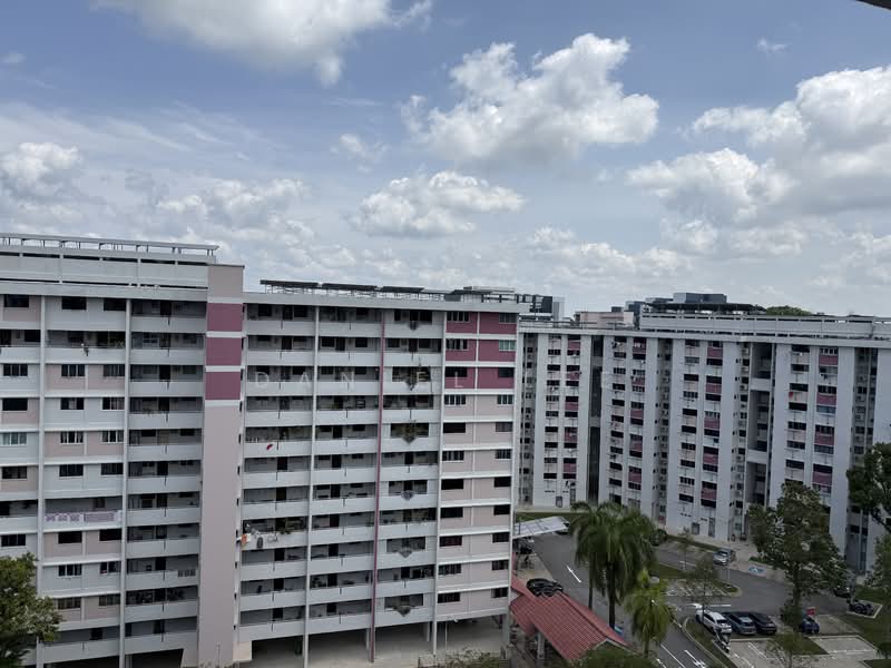 504 Ang Mo Kio Avenue 8 HDB Flat For Sale at S$ 488,888 | PropertyGuru Singapore - Unblock from entrance