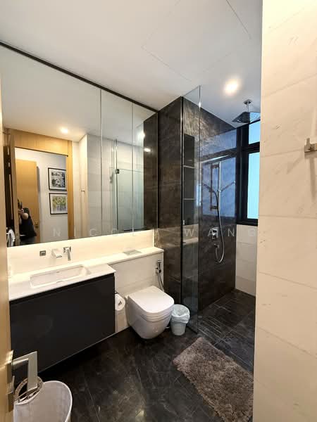 Cairnhill 16, 16 Cairnhill Rise, 2 Bedrooms, 775 sqft, Condominium For Rent, by Nicole Wang, 500080722 - Bathroom - PropertyGuru.com.sg