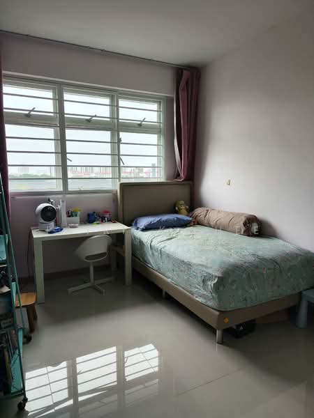 453B Bukit Batok West Avenue 6 HDB Flat For Sale at S$ 850,000 | PropertyGuru Singapore - Bedroom
