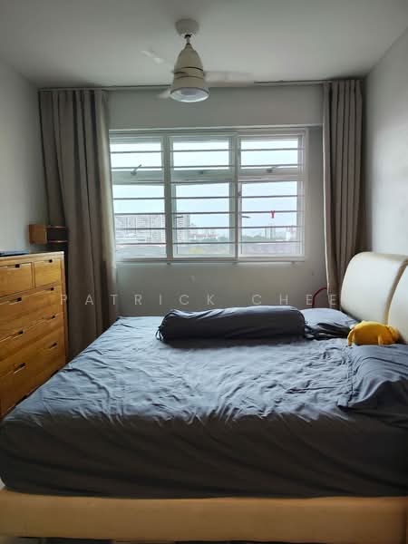453B Bukit Batok West Avenue 6 HDB Flat For Sale at S$ 850,000 | PropertyGuru Singapore - Bedroom