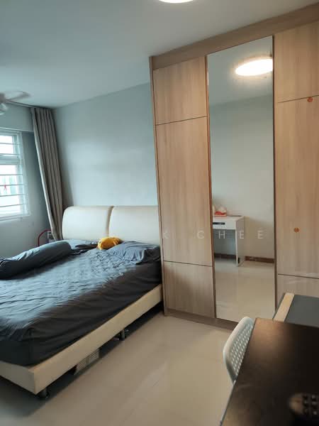 453B Bukit Batok West Avenue 6 HDB Flat For Sale at S$ 850,000 | PropertyGuru Singapore - Bedroom