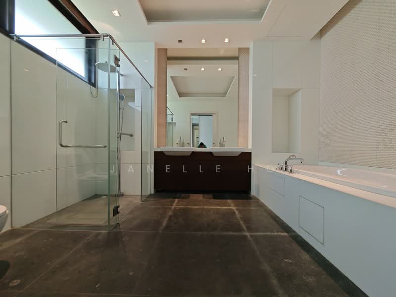 Sentosa Cove, 149 Ocean Drive, 5 Bedrooms, 8,500 sqft, Detached House For Rent, by Janelle Ho, 500080734 - Bathroom - PropertyGuru.com.sg