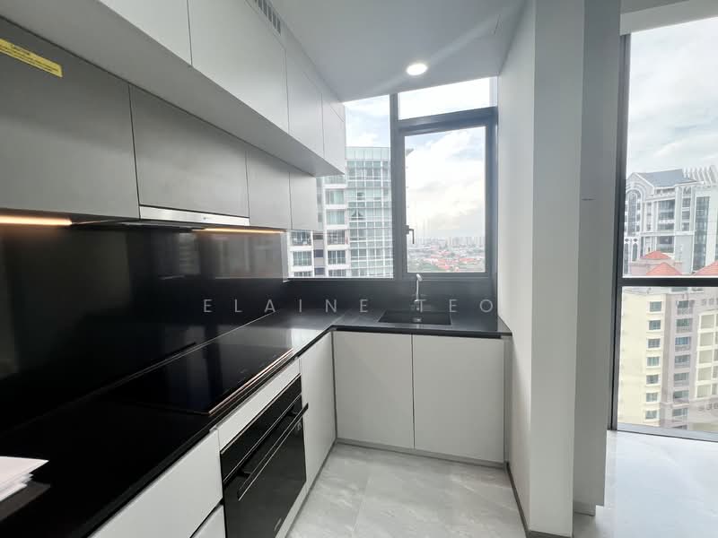 One Meyer Condominium For Sale at S$ 3,200,000 | PropertyGuru Singapore - Kitchen