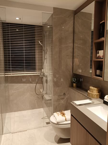 PARKTOWN Residence Condominium For Sale at S$ 3,288,000 | PropertyGuru Singapore - Common Bathroom