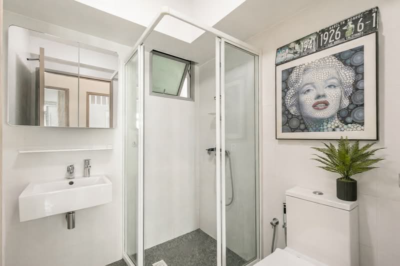 475D Upper Serangoon Crescent HDB Flat For Sale at S$ 750,000 | PropertyGuru Singapore - Bathroom