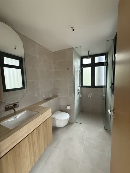 Hill House, 10A-11 Institution Hill, 10B, 3 Bedrooms, 753 sqft, Condominium For Rent, by Alex Yew, 500080775 - Bathroom - PropertyGuru.com.sg